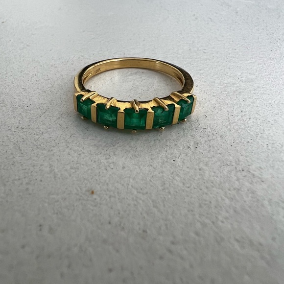 Emerald ring. HALF ETERNITY RINGE 18K YELLOW. - Picture 5 of 14